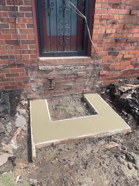 Concrete foundation pour